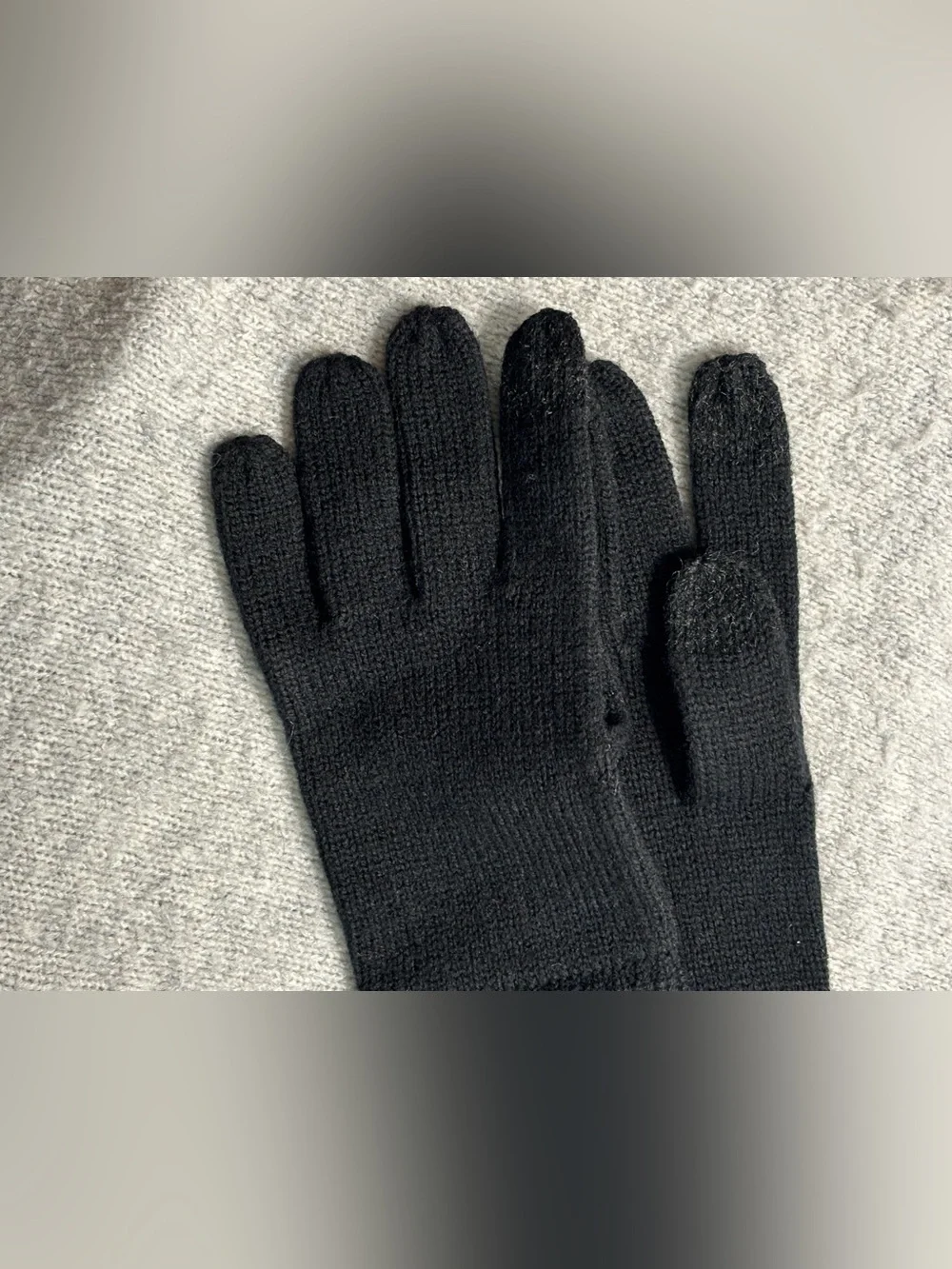 ♠️kate spade♠️ Black Long Ribbed Knit Touchscreen Gloves silver spade logo
